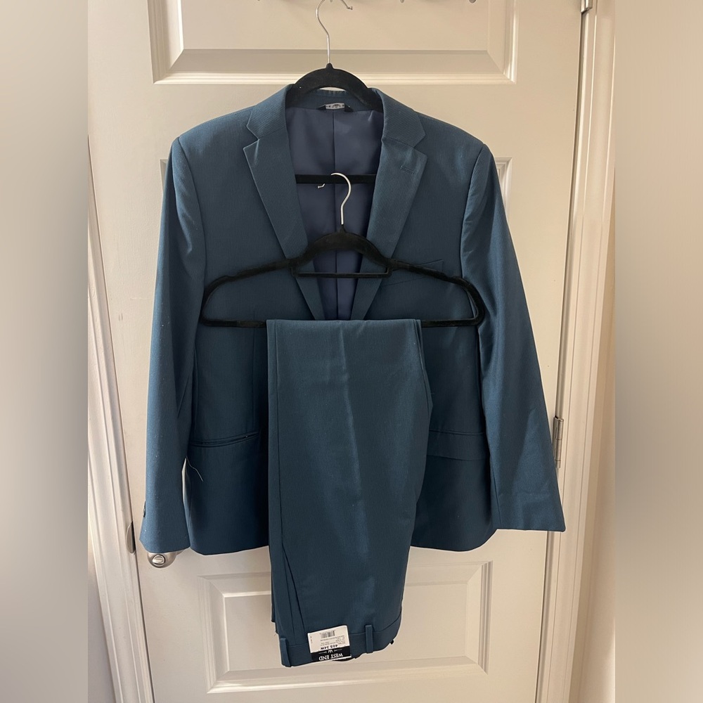 *NEW* West End Men’s Suit
